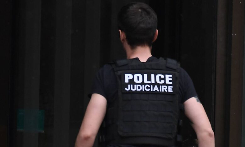 Una adolescente bajo custodia policial por apuñalar a un alumno de su clase Una adolescente bajo custodia policial por apuñalar a un alumno de su clase